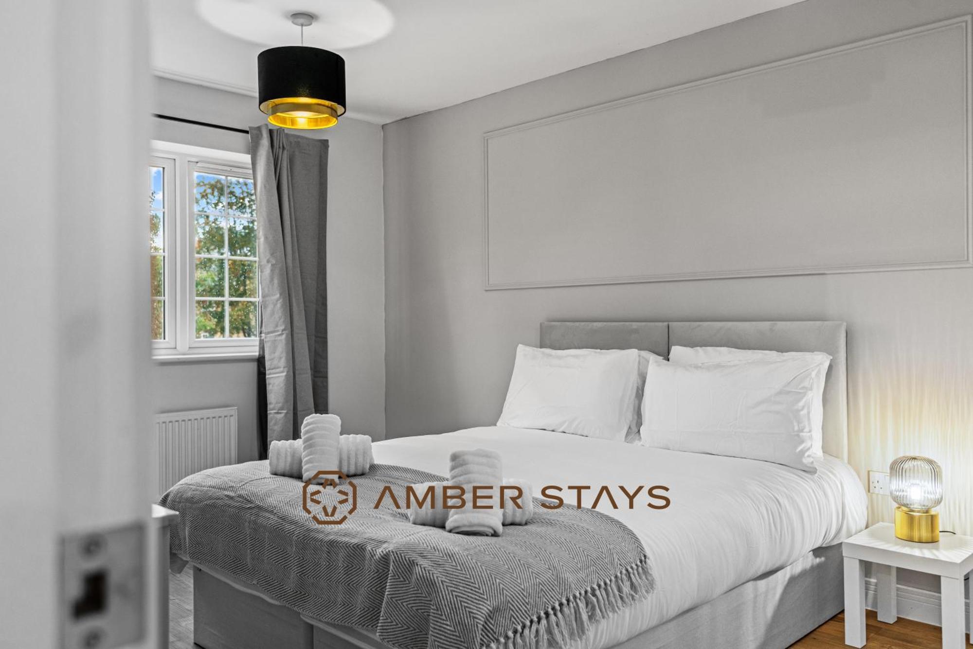 Spacious 5 Bed House In Reading By Amber Stays, Perfect For Business & Contractors, Sleeps 12! Экстерьер фото
