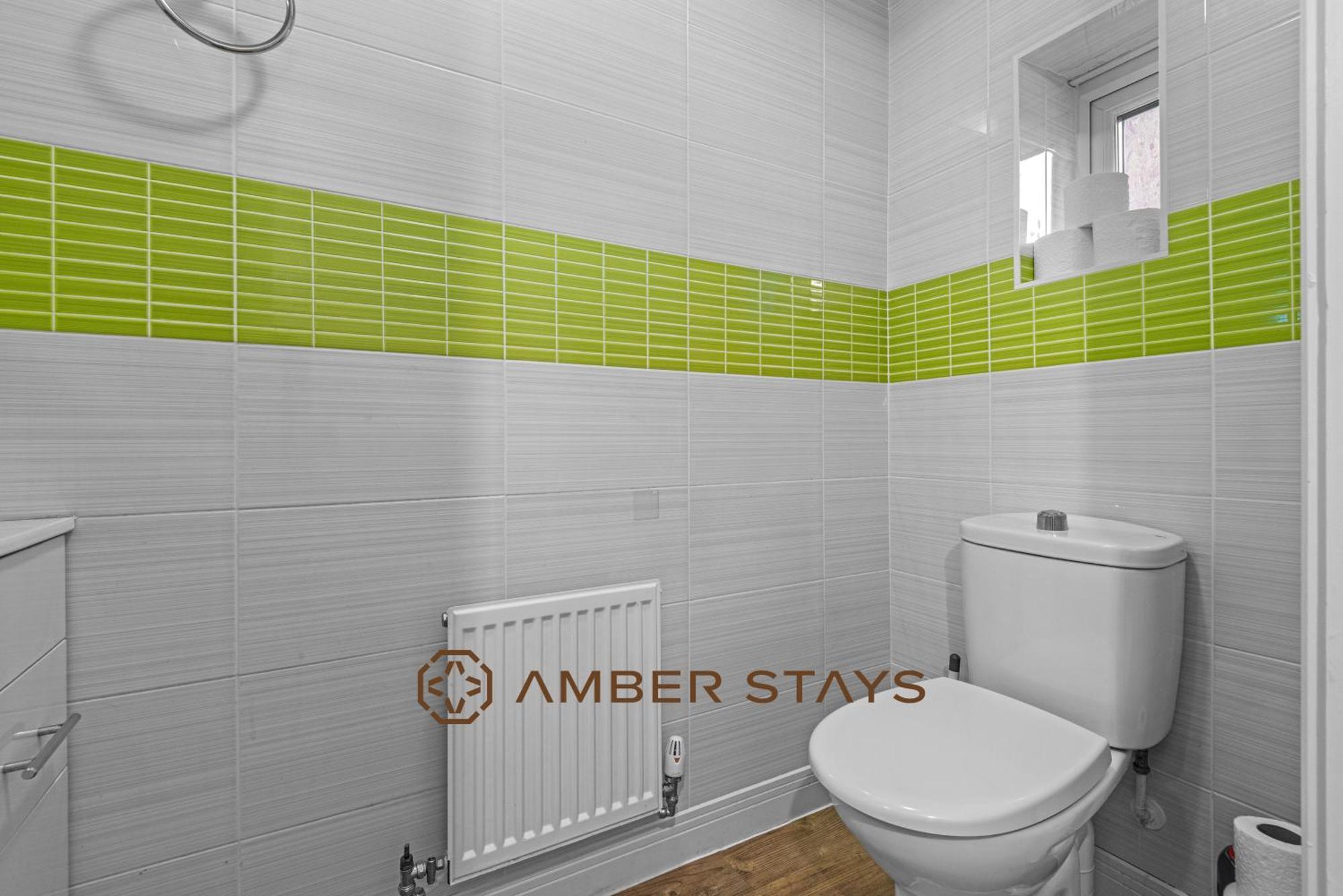 Spacious 5 Bed House In Reading By Amber Stays, Perfect For Business & Contractors, Sleeps 12! Экстерьер фото