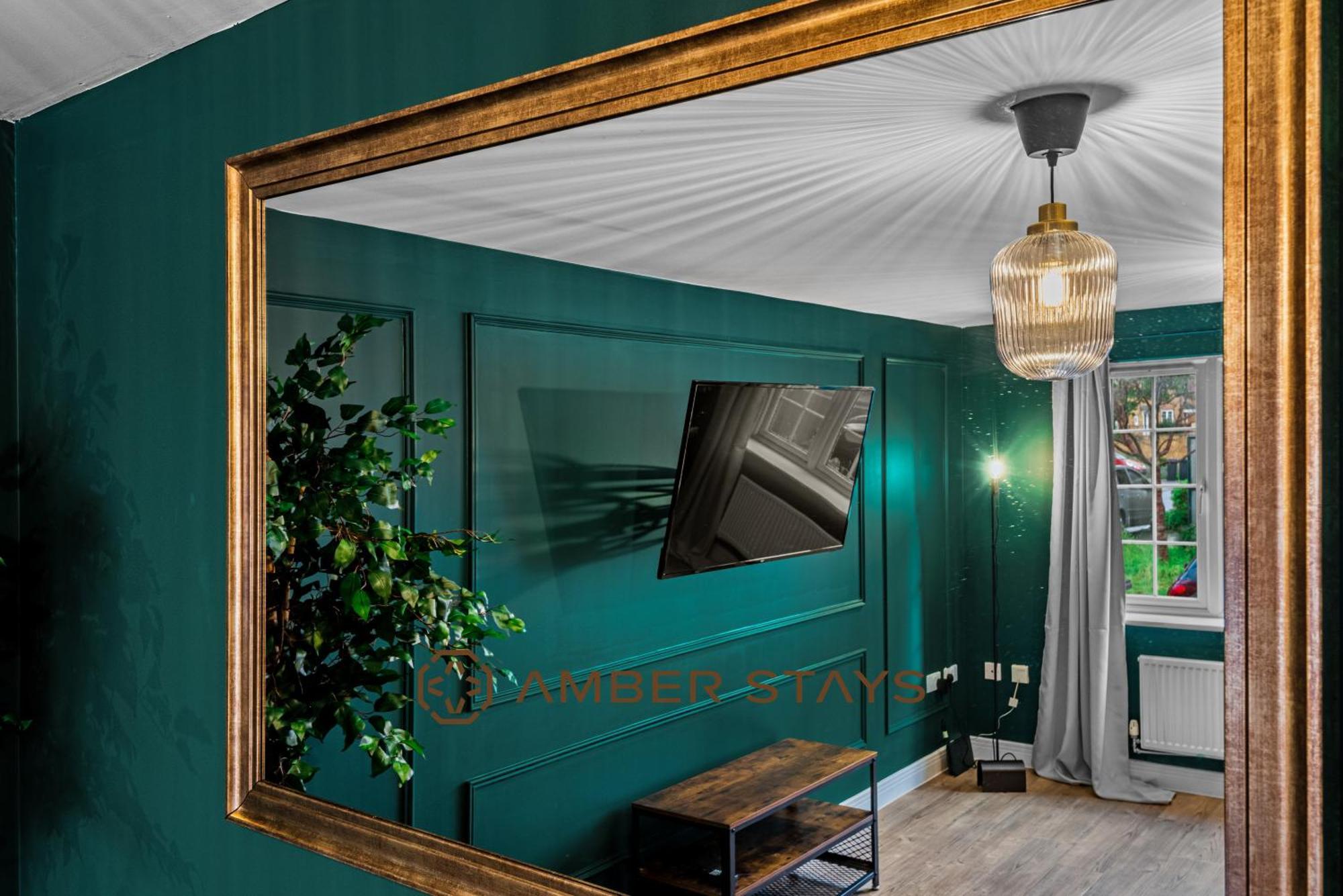 Spacious 5 Bed House In Reading By Amber Stays, Perfect For Business & Contractors, Sleeps 12! Экстерьер фото