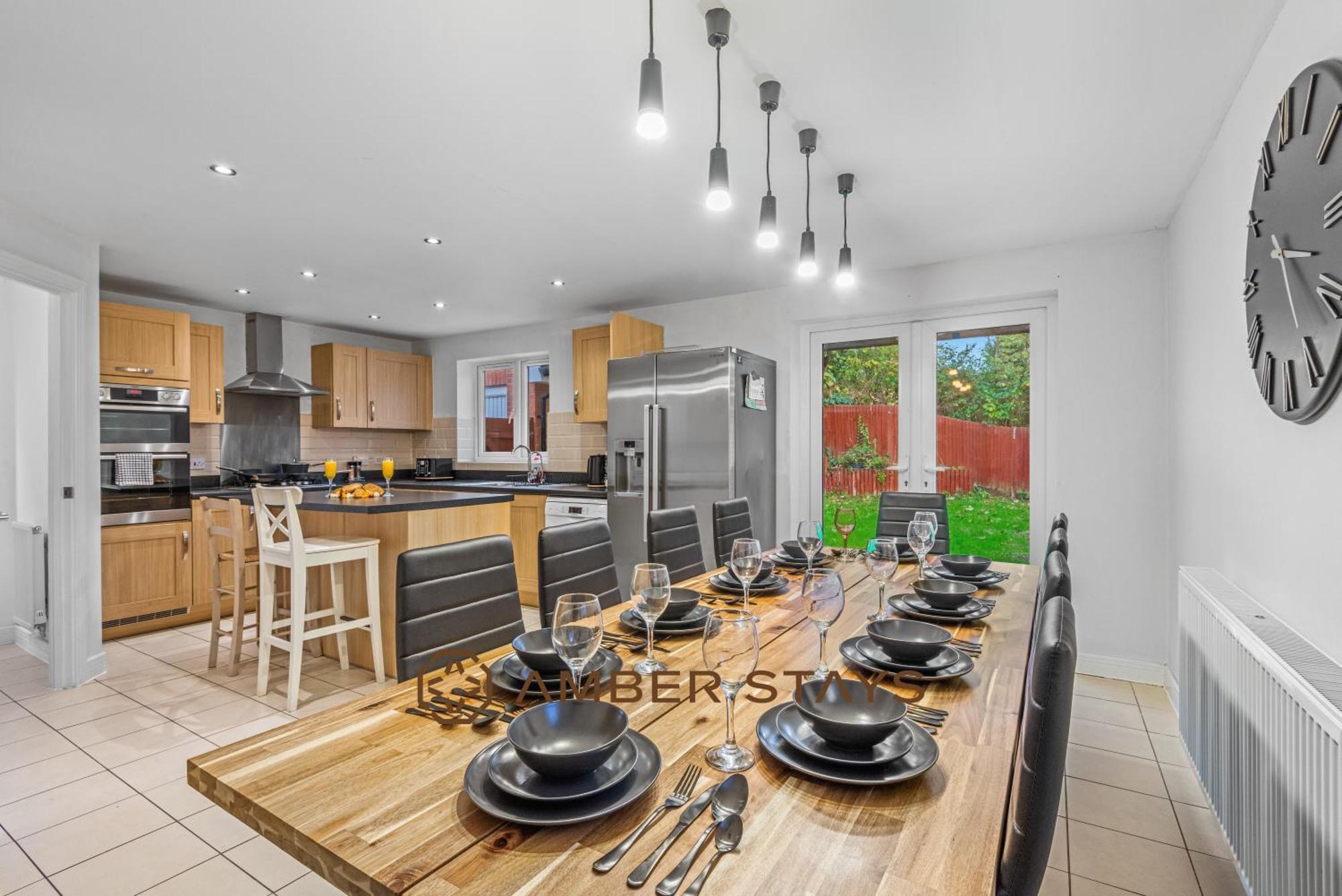 Spacious 5 Bed House In Reading By Amber Stays, Perfect For Business & Contractors, Sleeps 12! Экстерьер фото