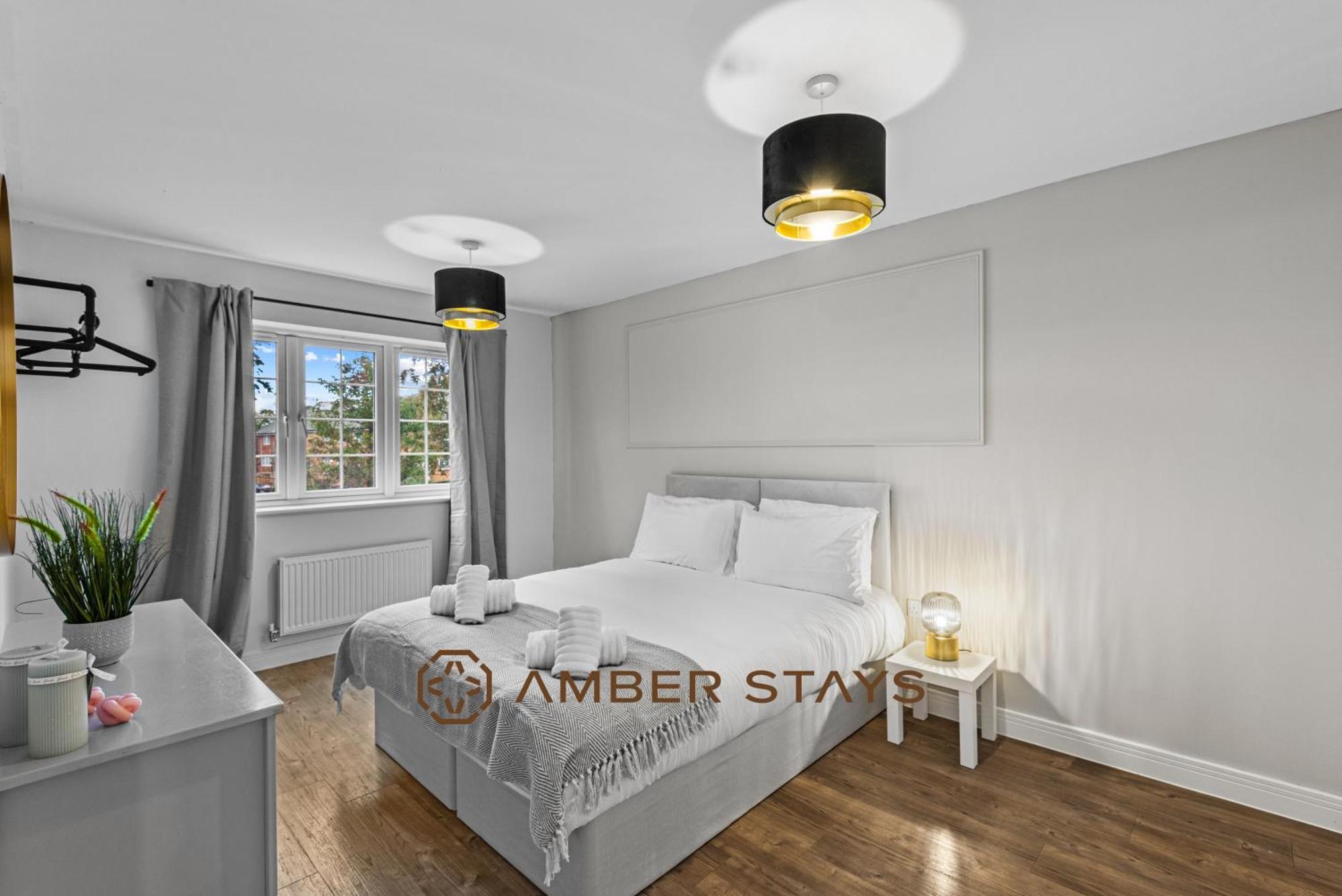 Spacious 5 Bed House In Reading By Amber Stays, Perfect For Business & Contractors, Sleeps 12! Экстерьер фото