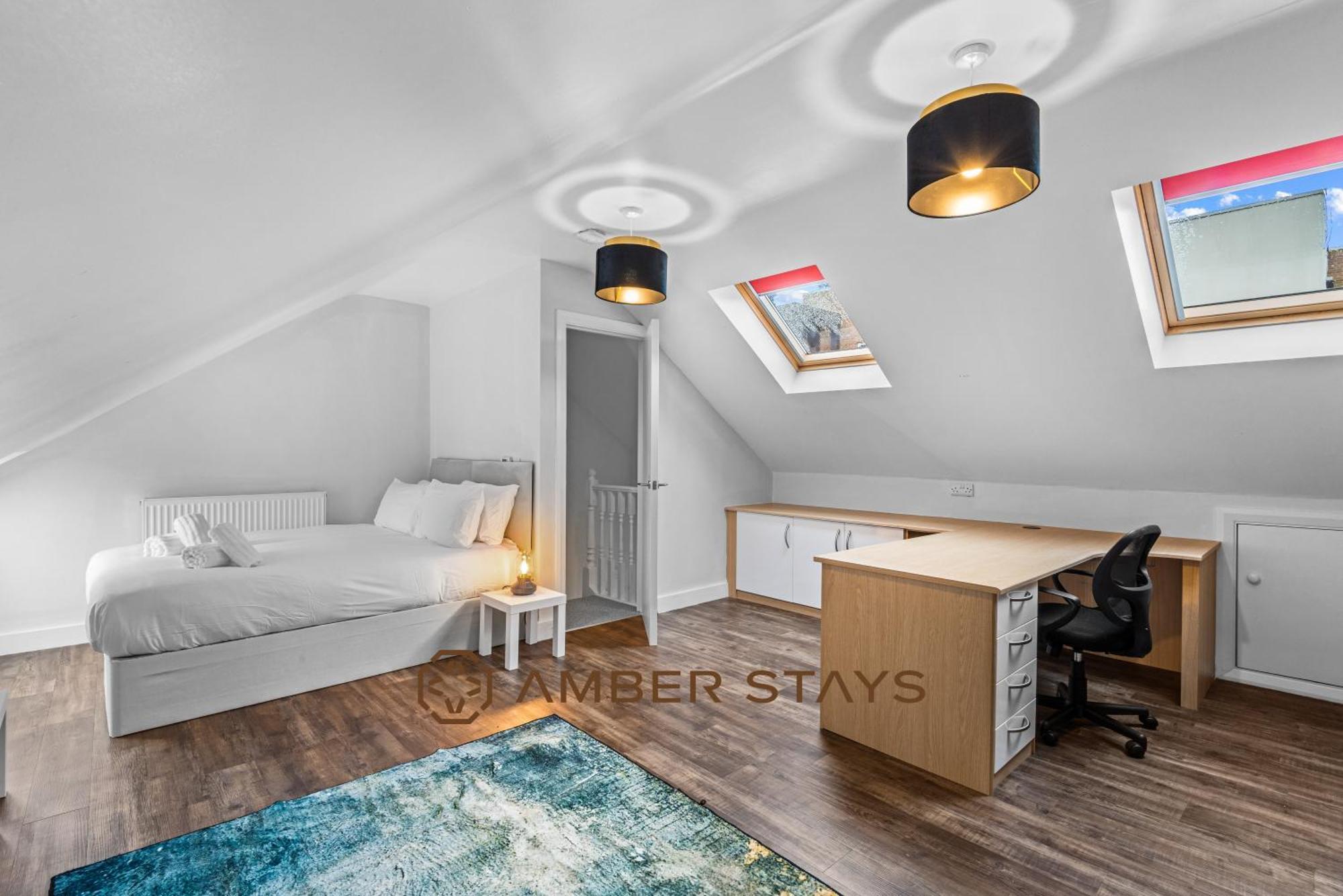 Spacious 5 Bed House In Reading By Amber Stays, Perfect For Business & Contractors, Sleeps 12! Экстерьер фото