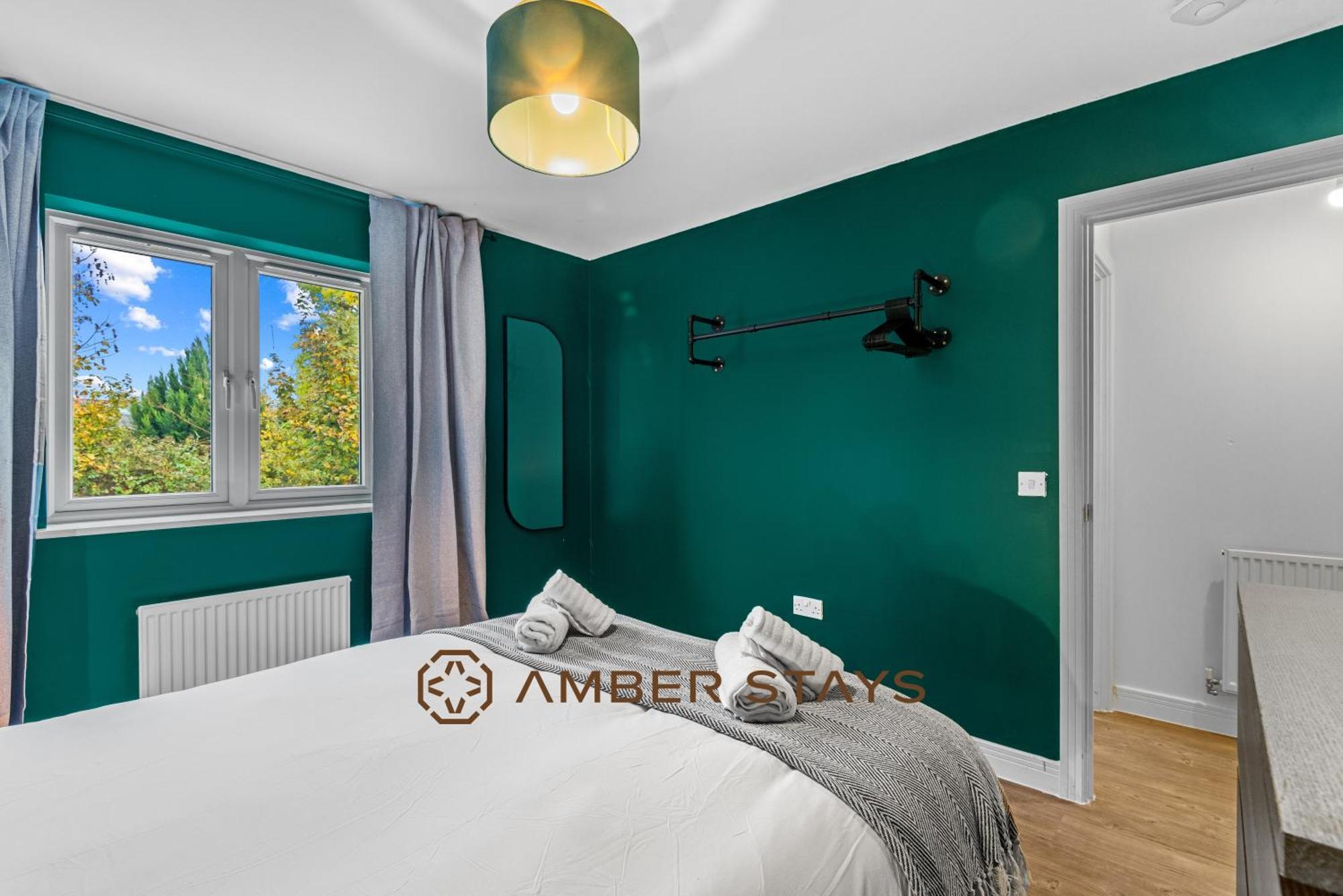 Spacious 5 Bed House In Reading By Amber Stays, Perfect For Business & Contractors, Sleeps 12! Экстерьер фото