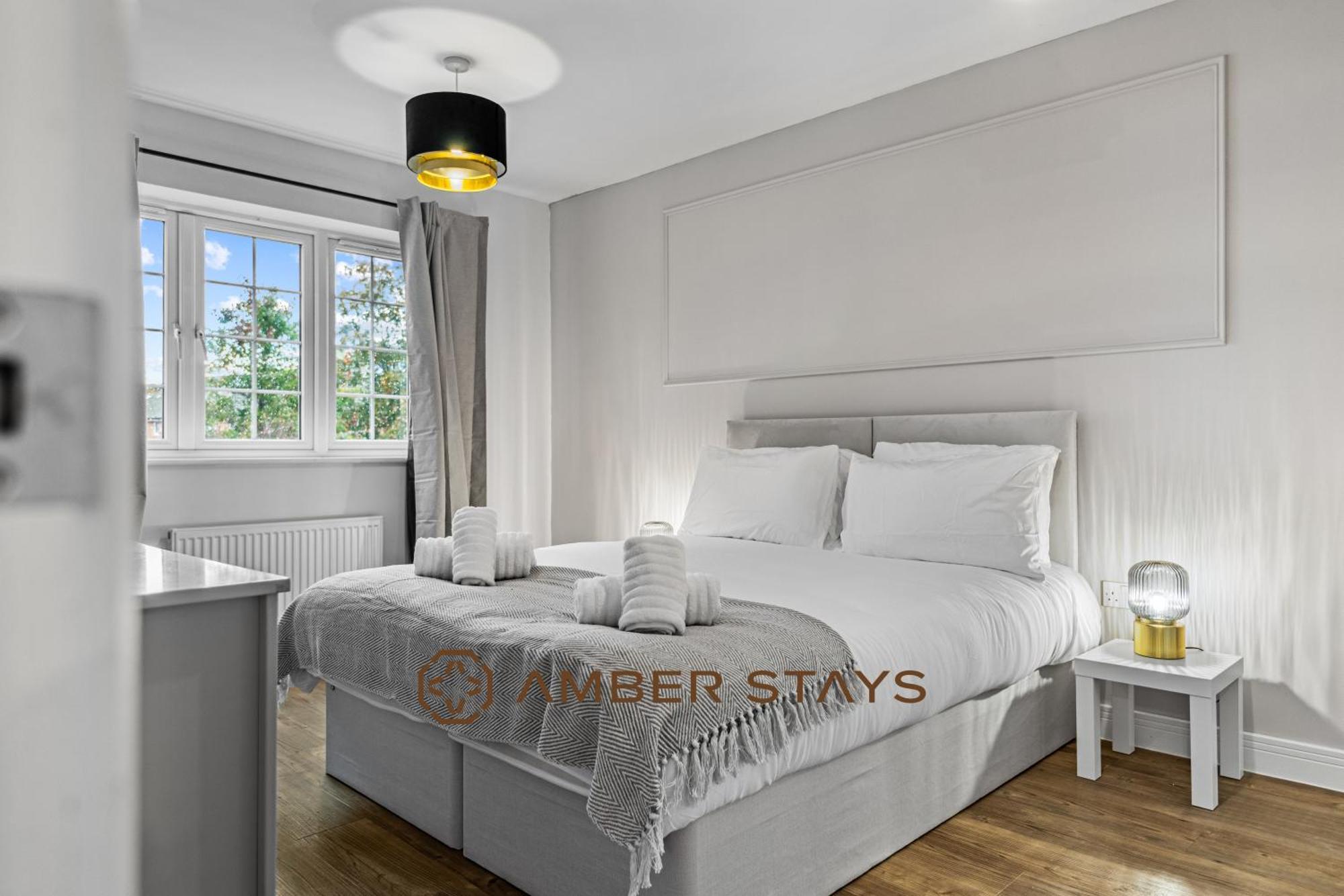 Spacious 5 Bed House In Reading By Amber Stays, Perfect For Business & Contractors, Sleeps 12! Экстерьер фото