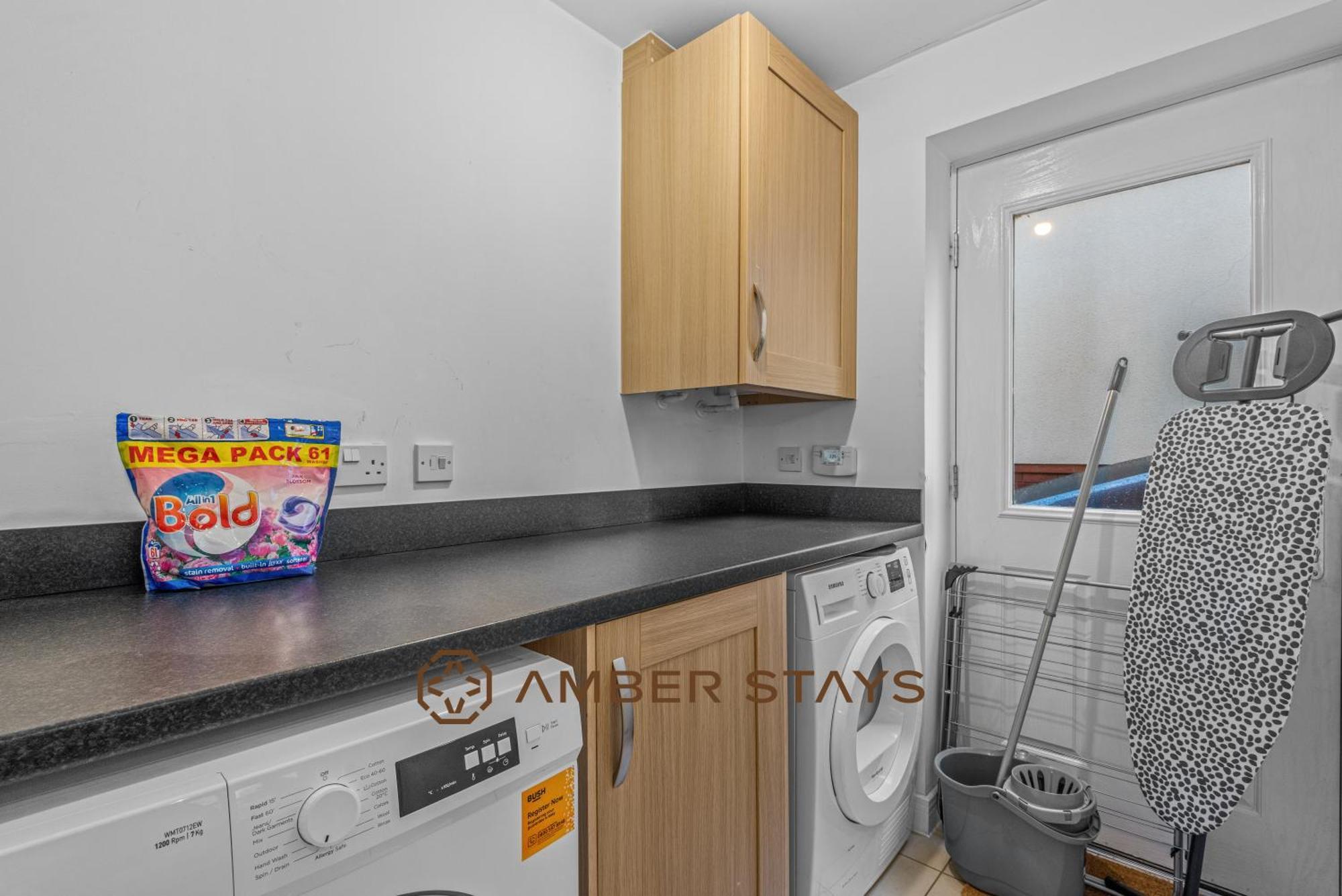 Spacious 5 Bed House In Reading By Amber Stays, Perfect For Business & Contractors, Sleeps 12! Экстерьер фото