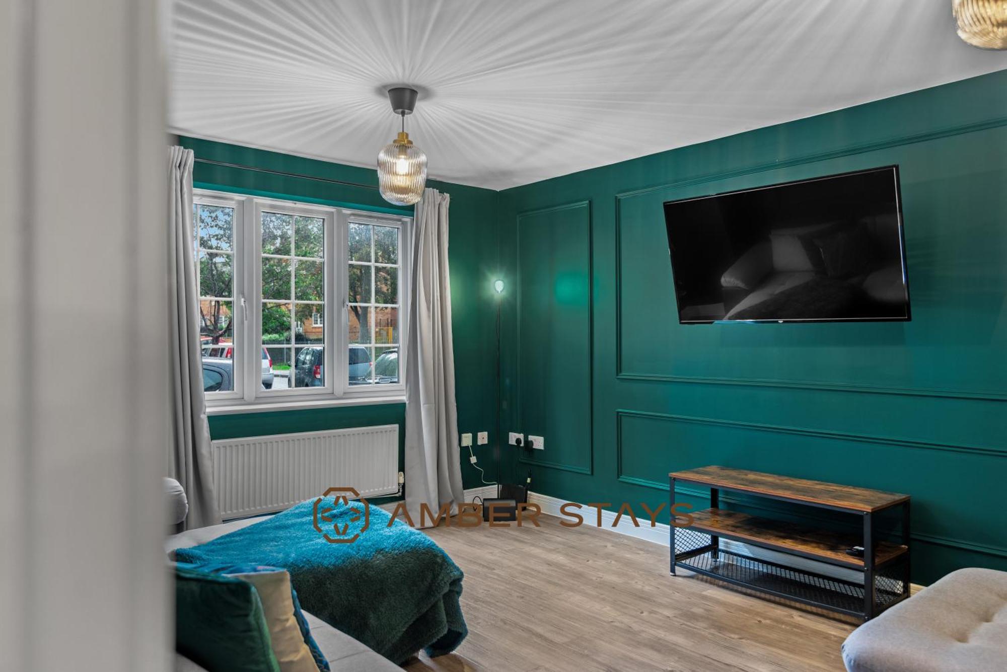 Spacious 5 Bed House In Reading By Amber Stays, Perfect For Business & Contractors, Sleeps 12! Экстерьер фото