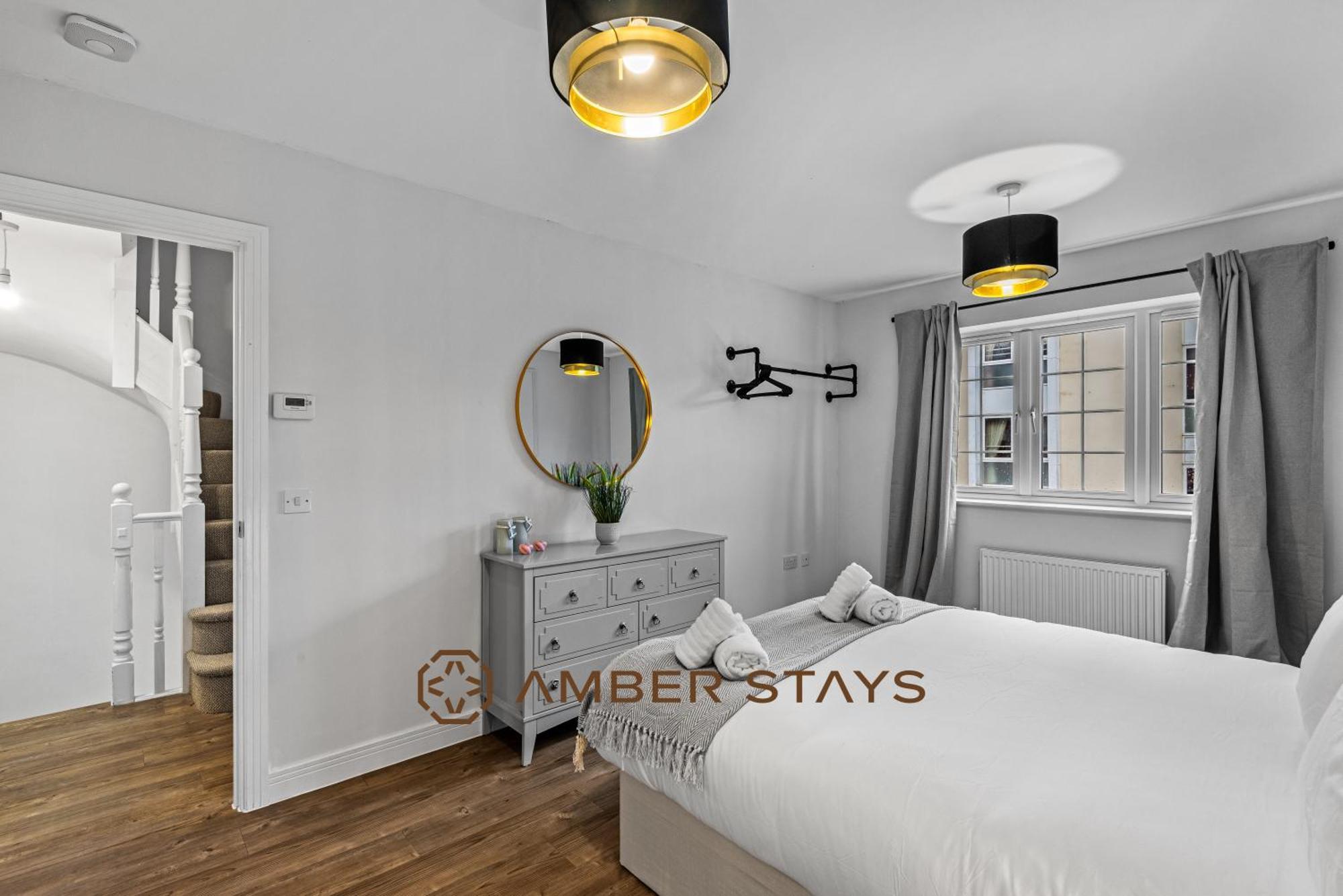 Spacious 5 Bed House In Reading By Amber Stays, Perfect For Business & Contractors, Sleeps 12! Экстерьер фото